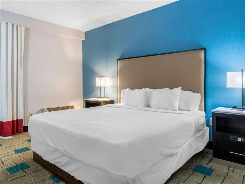 Hawthorn Extended Stay By Wyndham Chambersburg Exterior photo